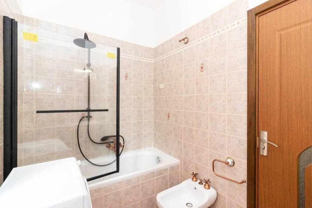 Appartamento A Pochi Passi Dalla Stazione Comodo A Coppie E Famiglie, Casa Ferrucci Collegno Exterior foto